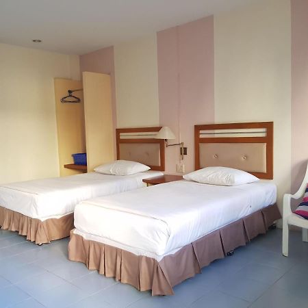 Casa Holiday Hotel SHA Phitsanulok Exterior foto