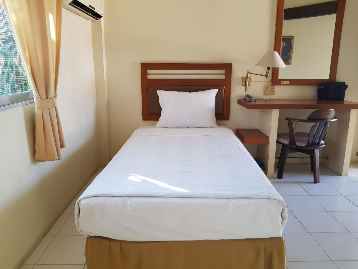 Casa Holiday Hotel SHA Phitsanulok Exterior foto