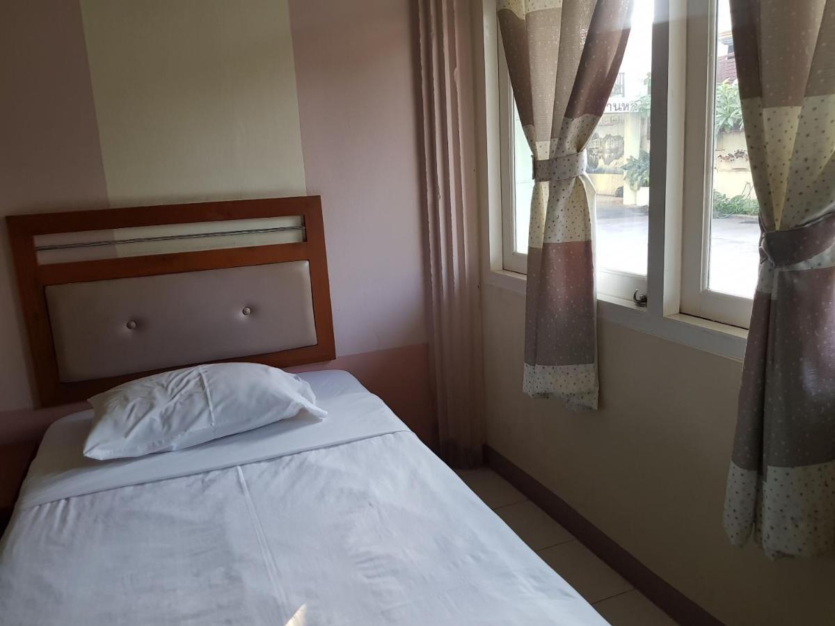 Casa Holiday Hotel SHA Phitsanulok Exterior foto