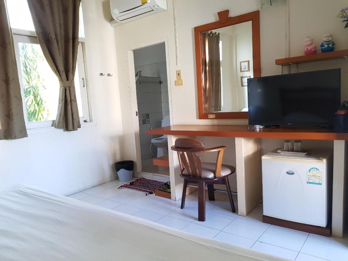 Casa Holiday Hotel SHA Phitsanulok Exterior foto