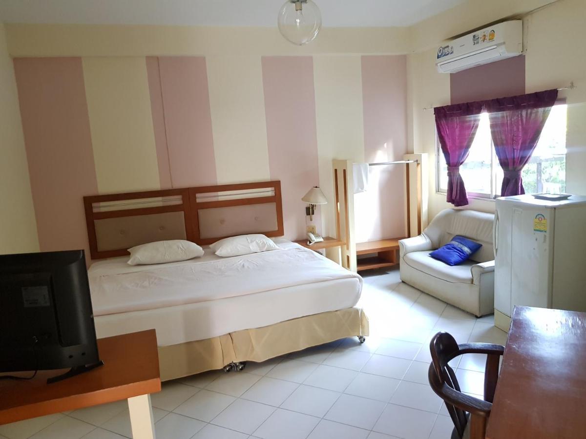 Casa Holiday Hotel SHA Phitsanulok Exterior foto