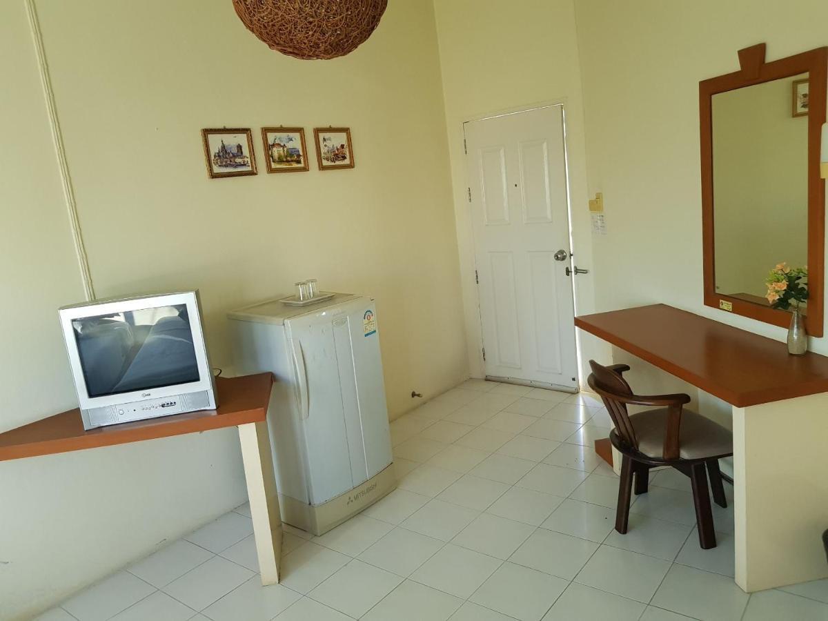 Casa Holiday Hotel SHA Phitsanulok Exterior foto