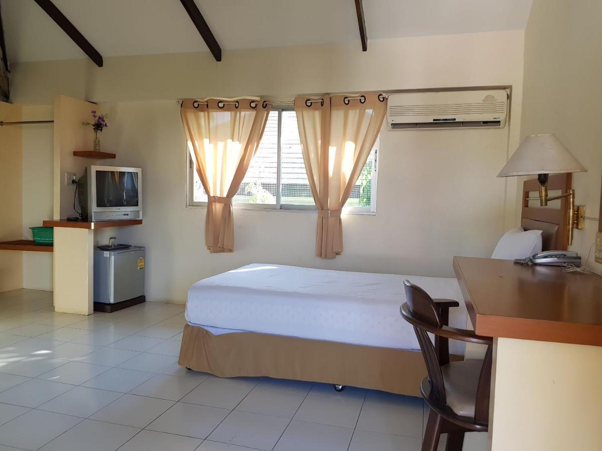 Casa Holiday Hotel SHA Phitsanulok Exterior foto