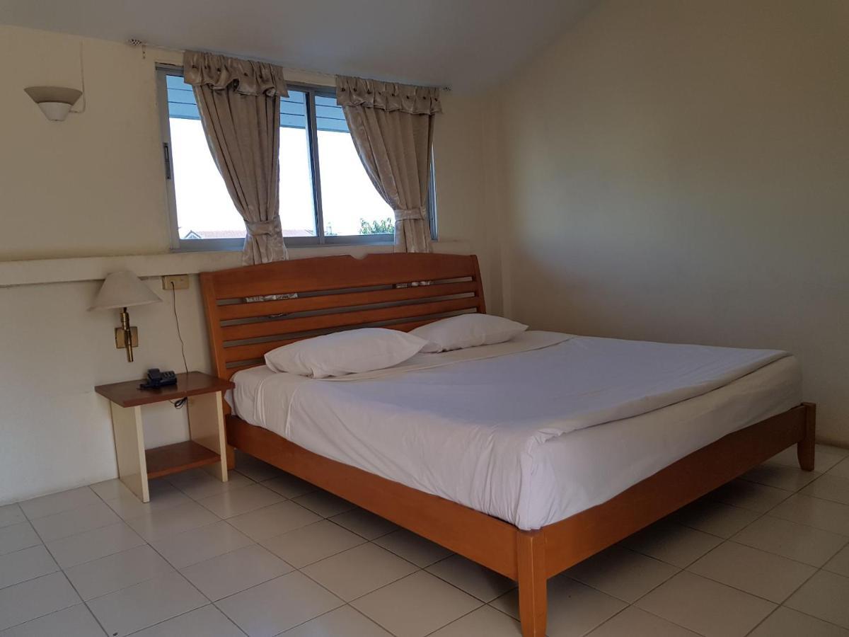 Casa Holiday Hotel SHA Phitsanulok Exterior foto
