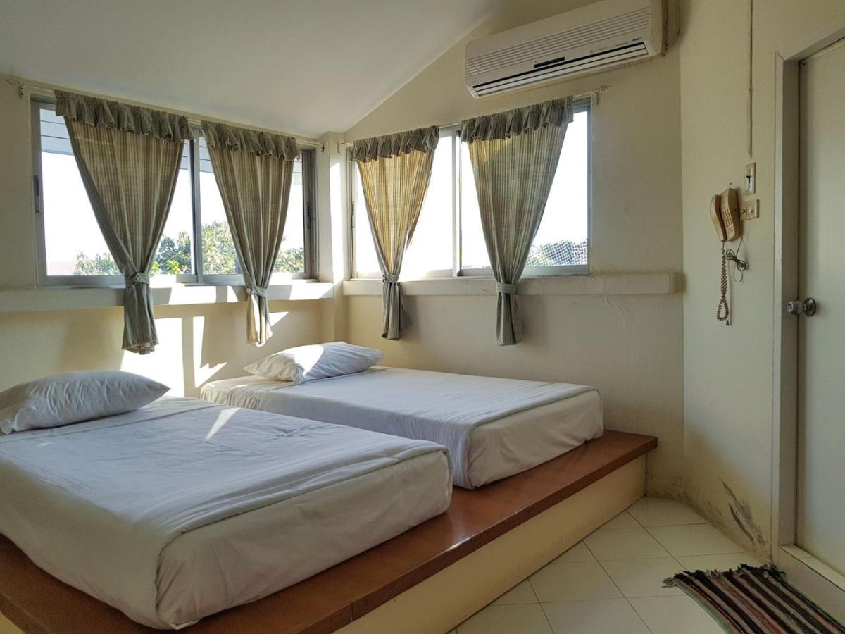Casa Holiday Hotel SHA Phitsanulok Exterior foto