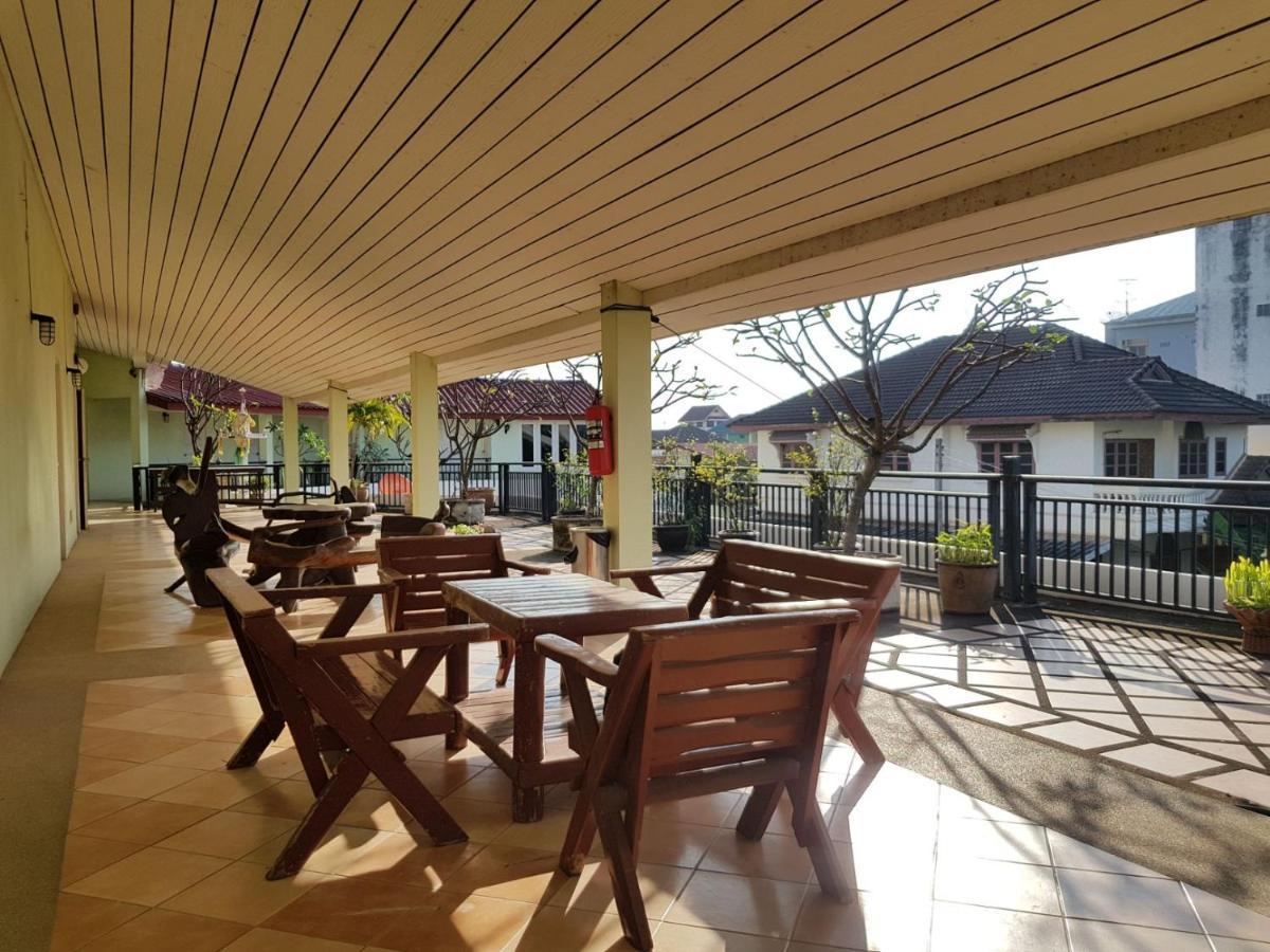 Casa Holiday Hotel SHA Phitsanulok Exterior foto