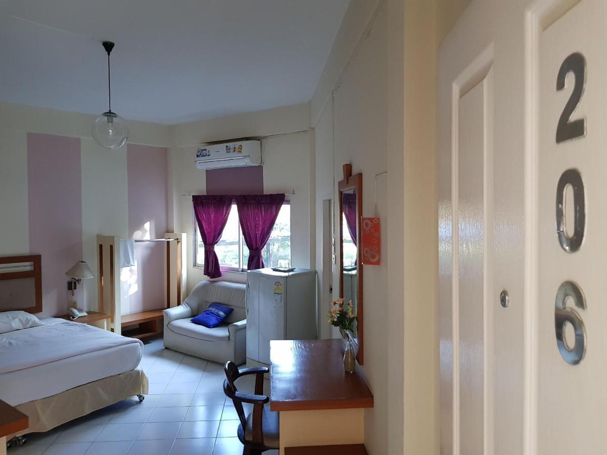 Casa Holiday Hotel SHA Phitsanulok Exterior foto